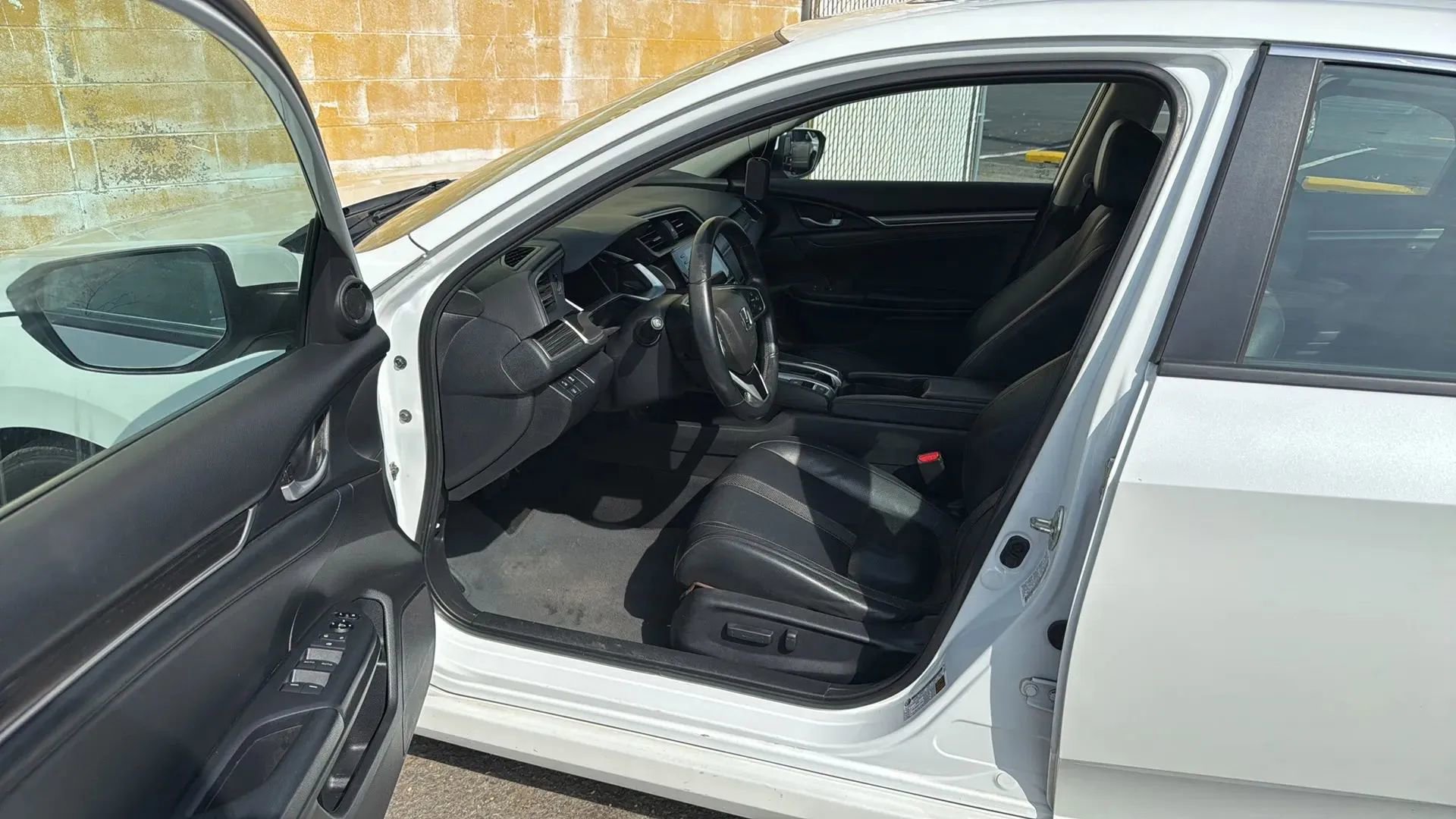 Used 2020 Honda Civic EX-L image 22