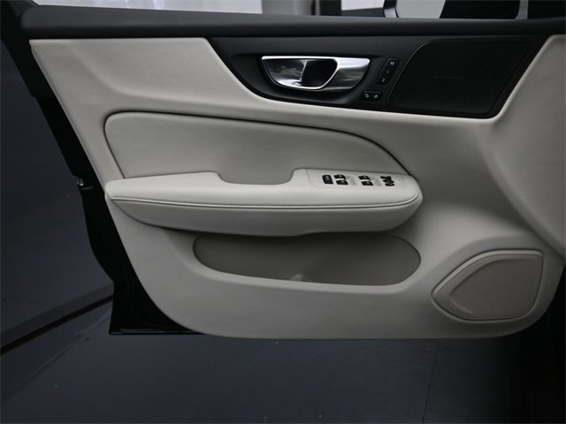 Used 2024 Volvo V60 B5 Cross Country Plus image 20