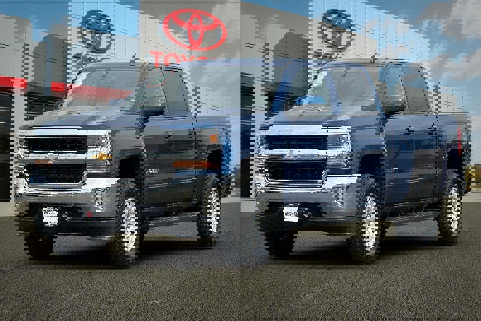 Used 2018 Chevrolet Silverado 1500 LT w/ All Star Edition image 7