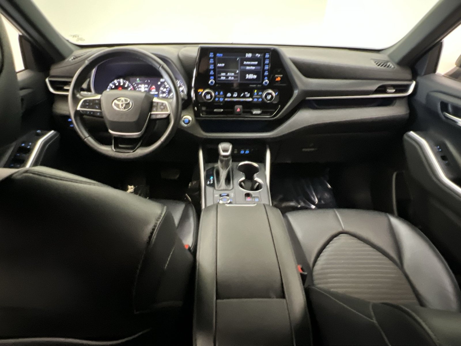 Used 2022 Toyota Highlander XSE AWD/4WD image 22