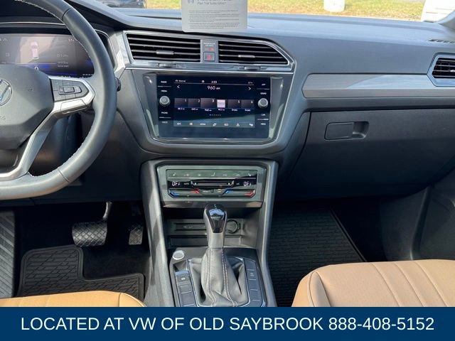 Used 2023 Volkswagen Tiguan SE w/ Panoramic Sunroof Package image 15