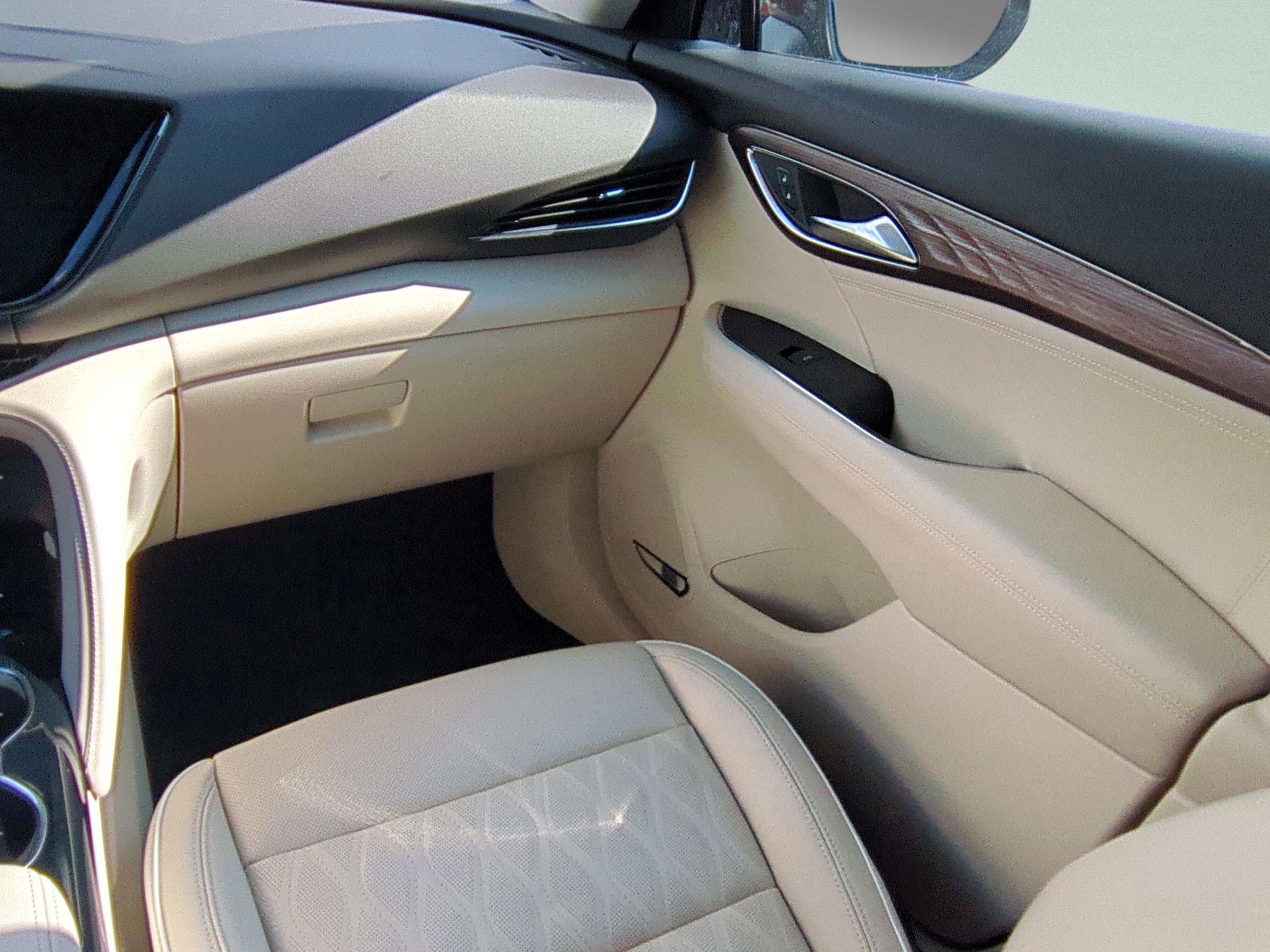 Used 2021 Buick Envision Avenir w/ Technology Package II FWD image 18