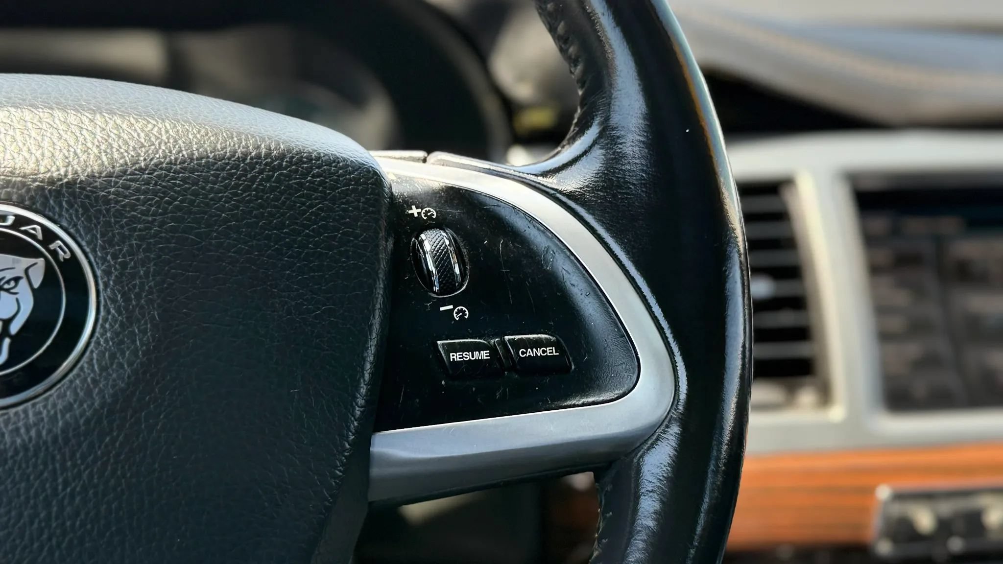 Used 2015 Jaguar XF Portfolio RWD image 27