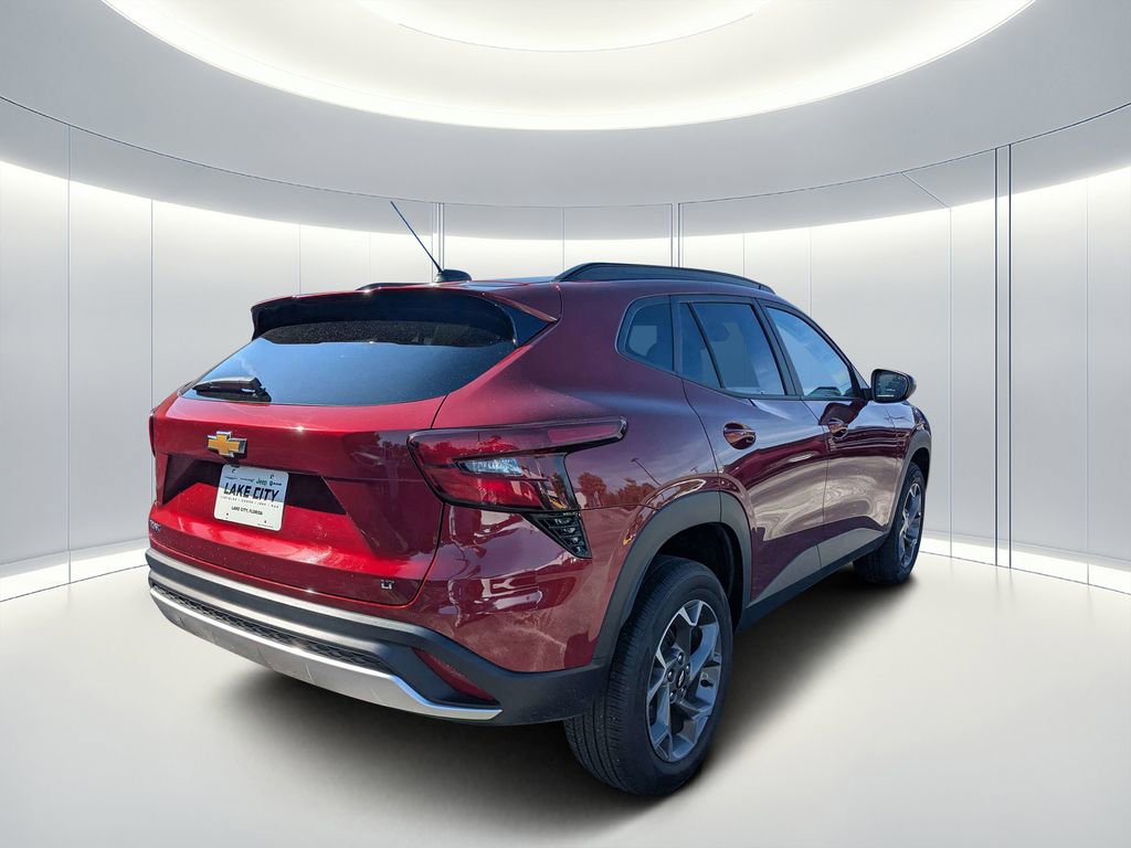 Used 2025 Chevrolet Trax LT FWD image 3