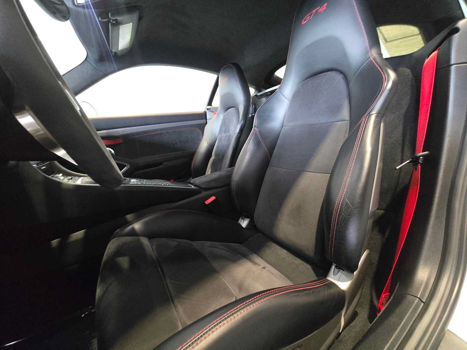 Used 2016 Porsche Cayman GT4 RWD image 5