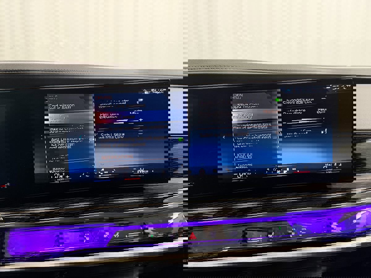 Used 2025 BMW 740i xDrive image 44