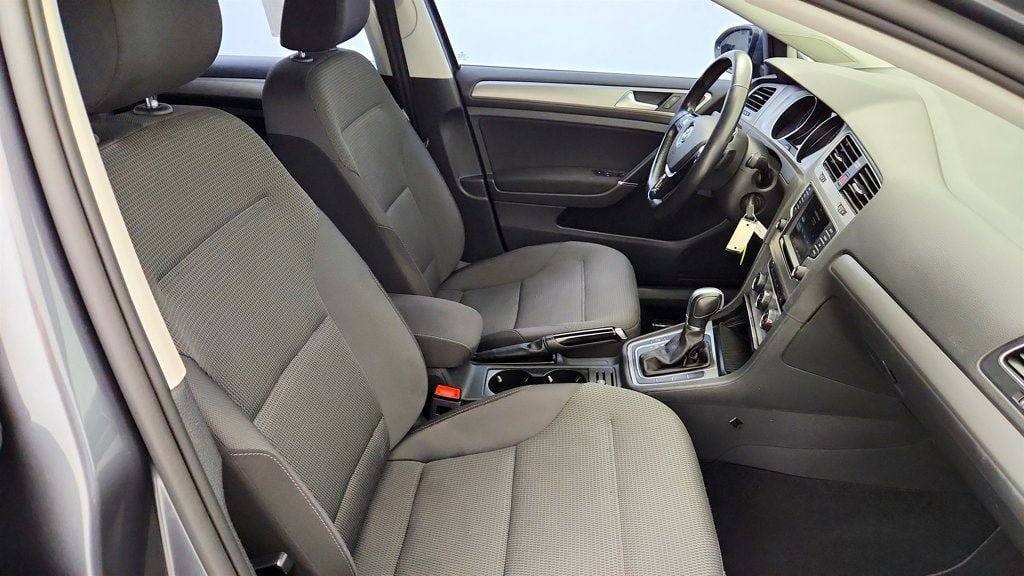 Used 2017 Volkswagen Golf S AWD/4WD image 23