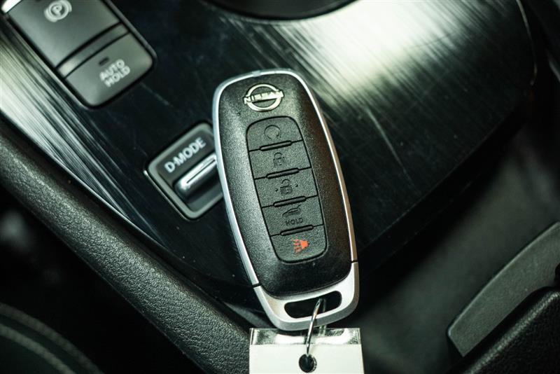 Used 2025 Nissan Rogue SV FWD image 22