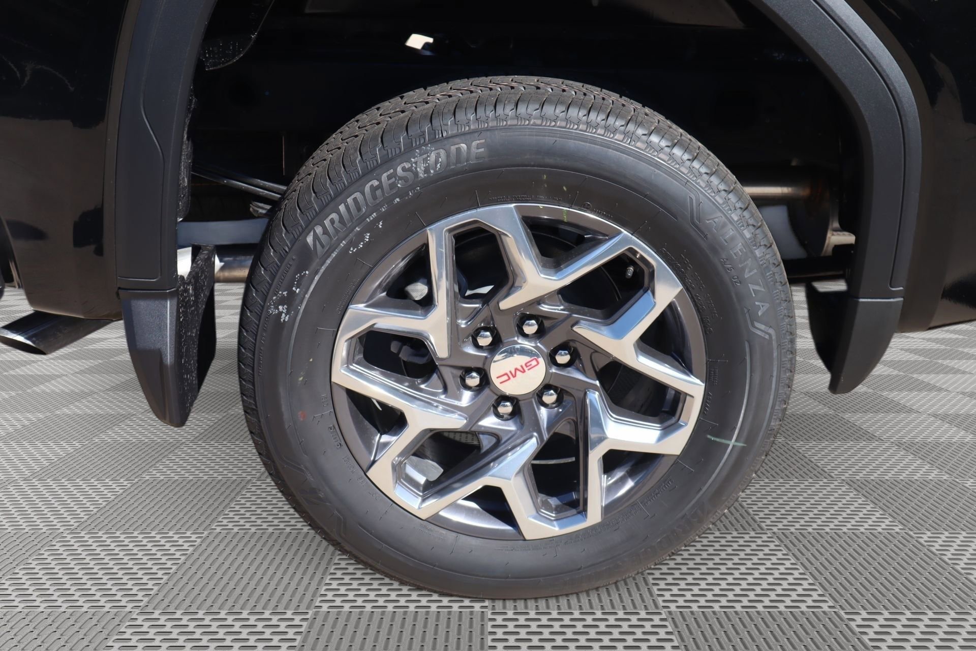 New 2026 GMC Sierra 1500 SLE w/ Max Trailering Package image 18