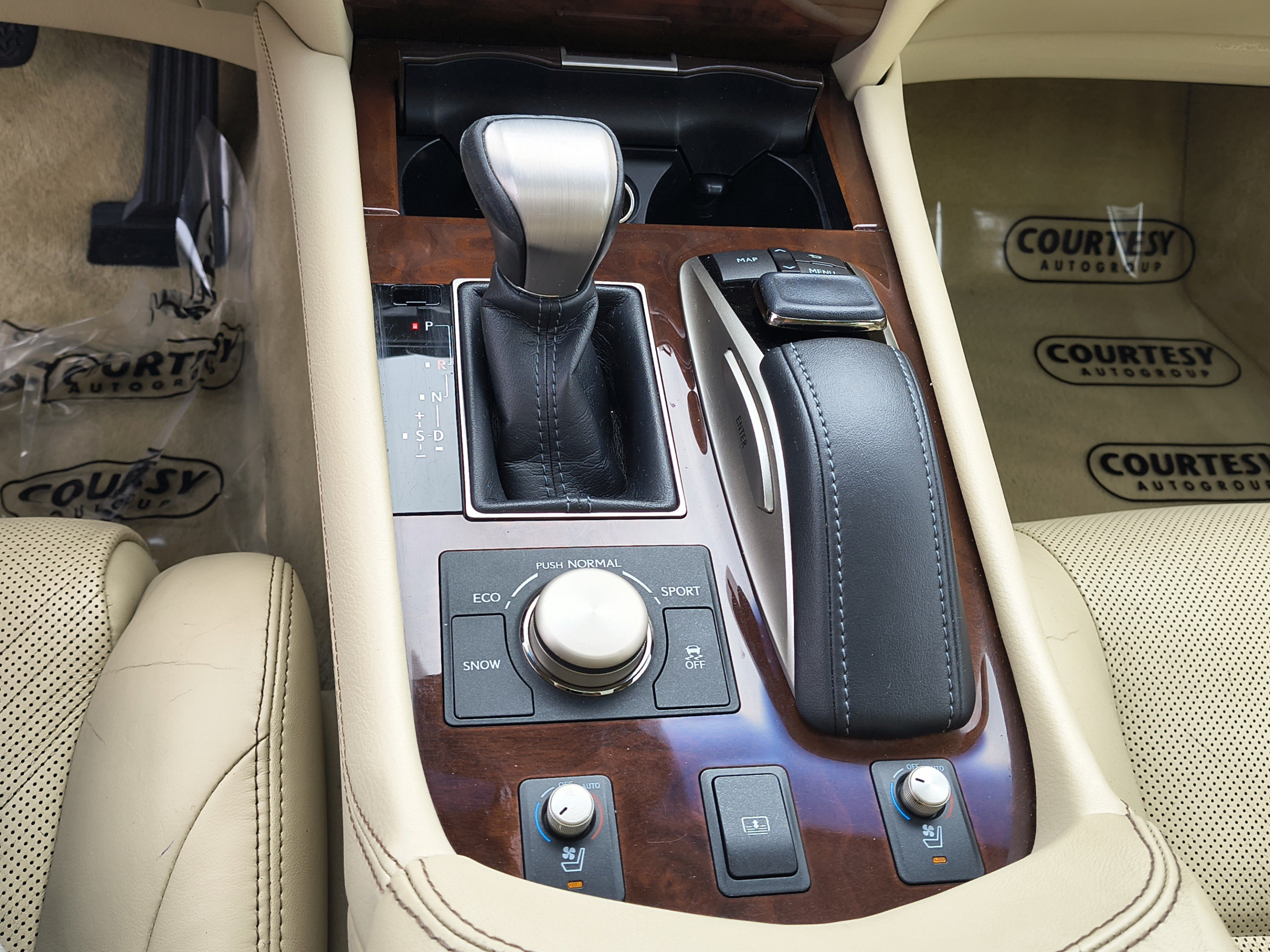 Used 2016 Lexus LS 460 w/ Comfort Package RWD image 28