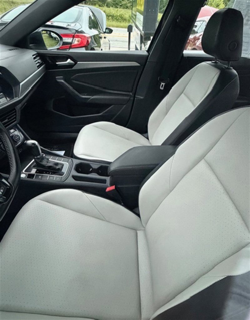 Used 2019 Volkswagen Jetta R-Line FWD image 3