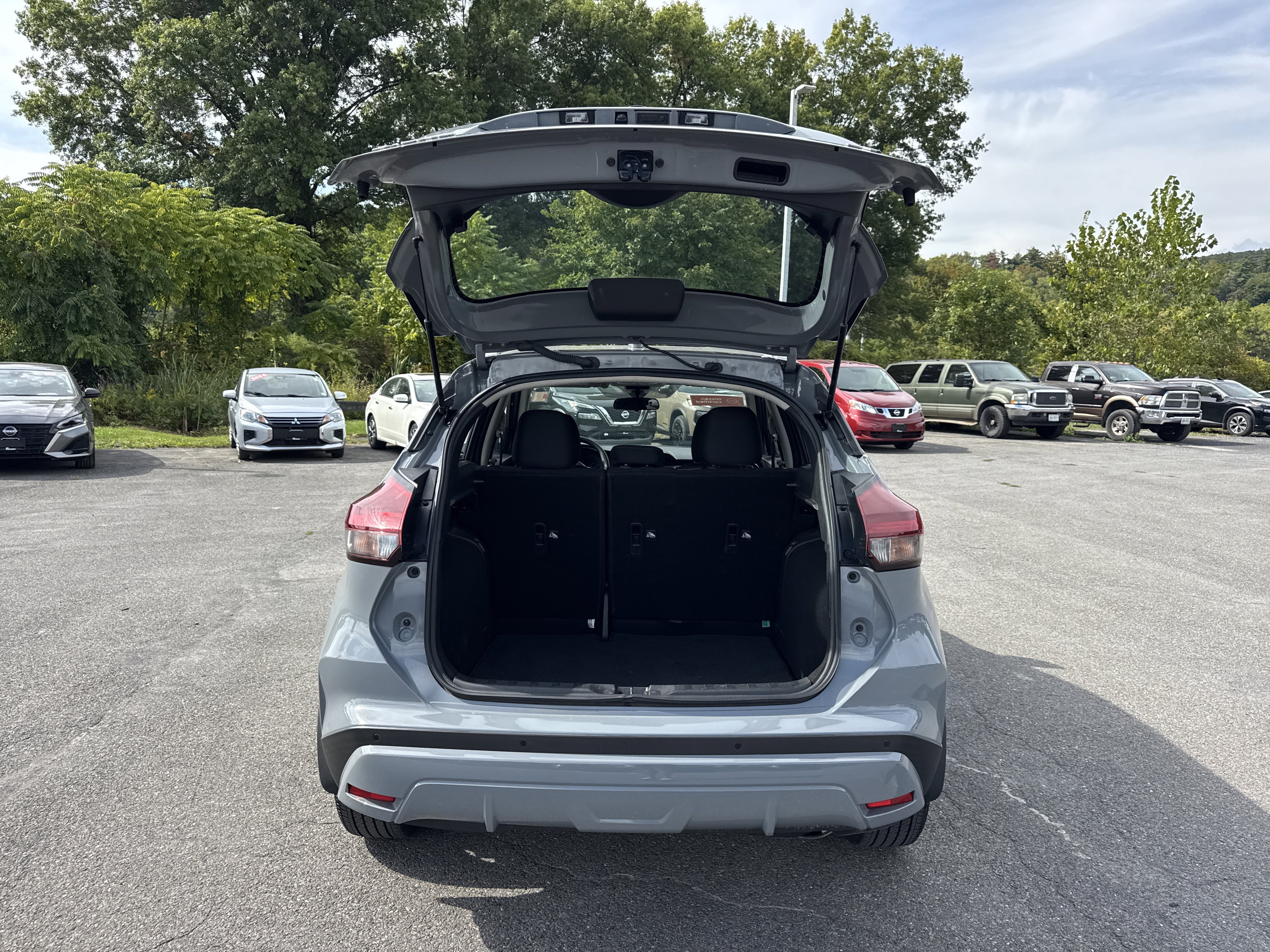 Certified 2023 Nissan Kicks SV image 30