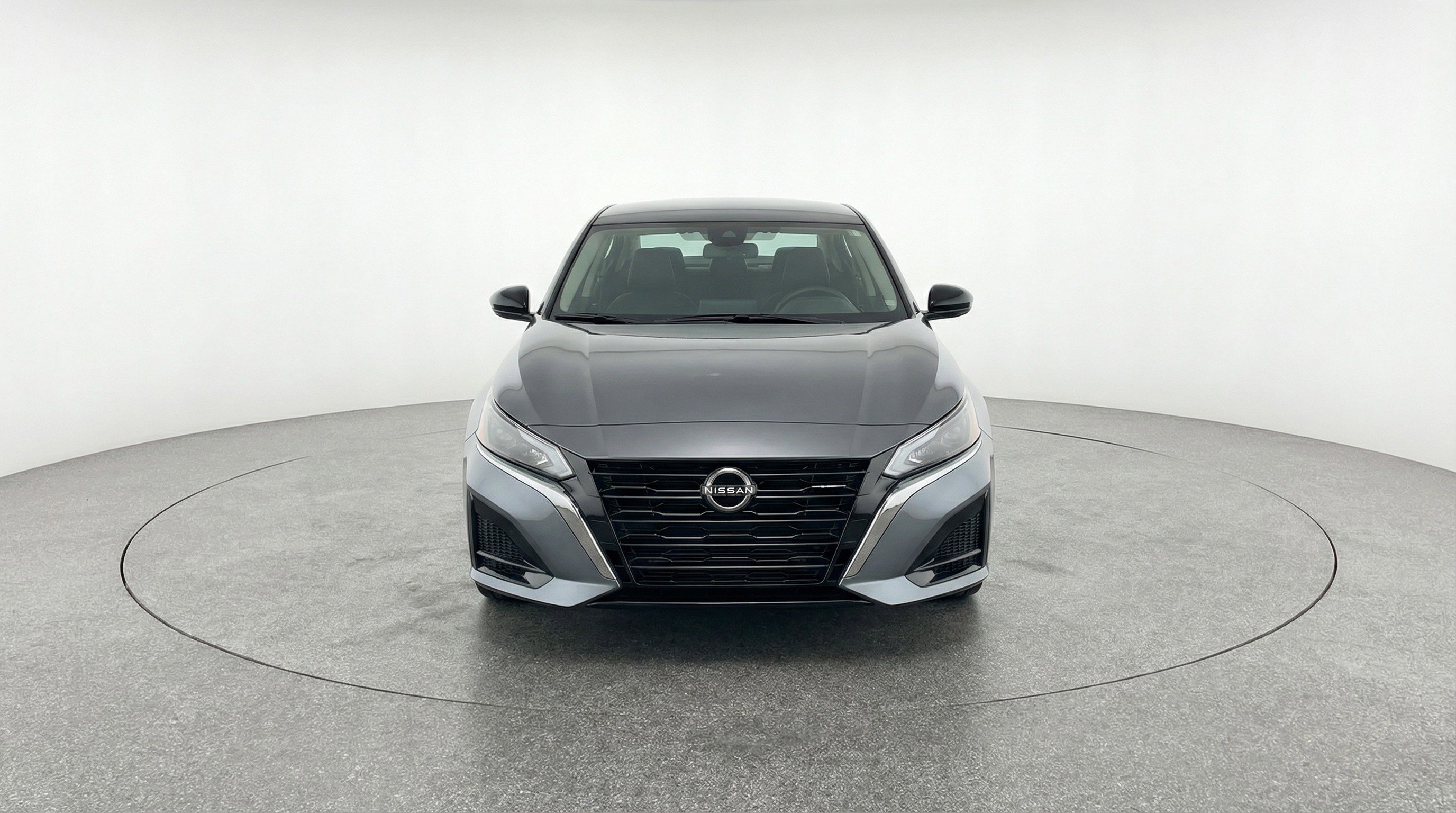 Used 2025 Nissan Altima 2.5 SV image 2