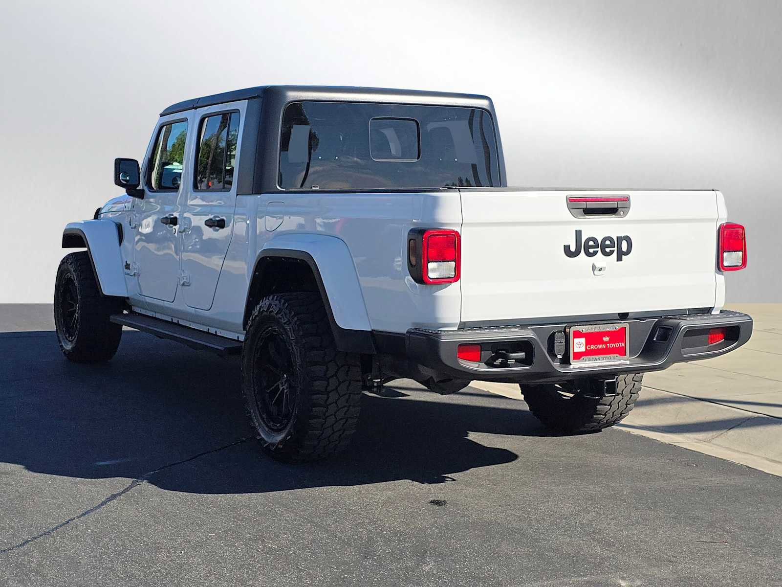 Used 2021 Jeep Gladiator Sport image 5