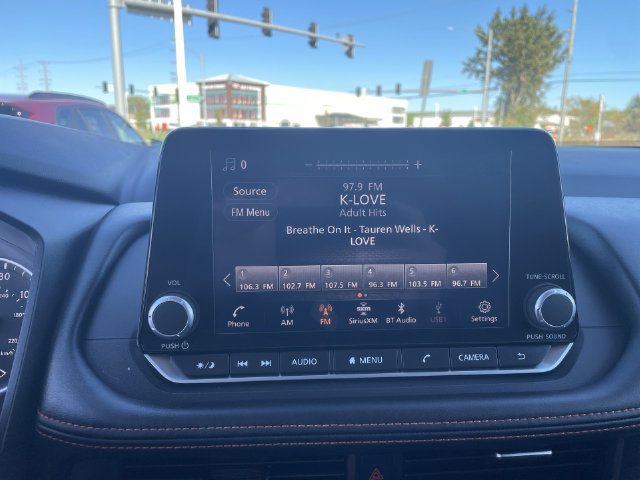 Used 2025 Nissan Rogue SV AWD/4WD image 22