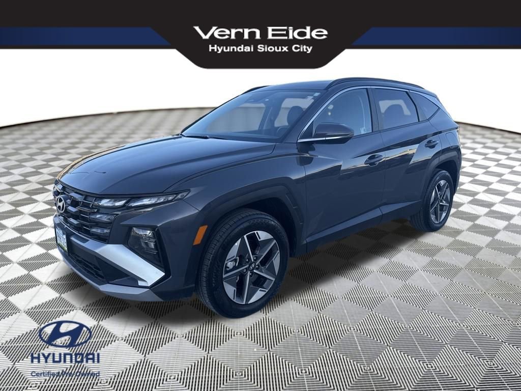 Certified 2025 Hyundai Tucson SEL image 1