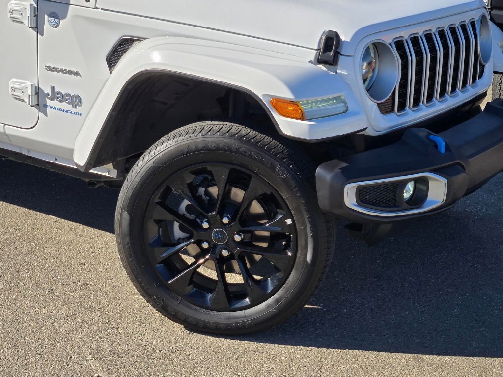 Used 2024 Jeep Wrangler Unlimited Sahara AWD/4WD image 9