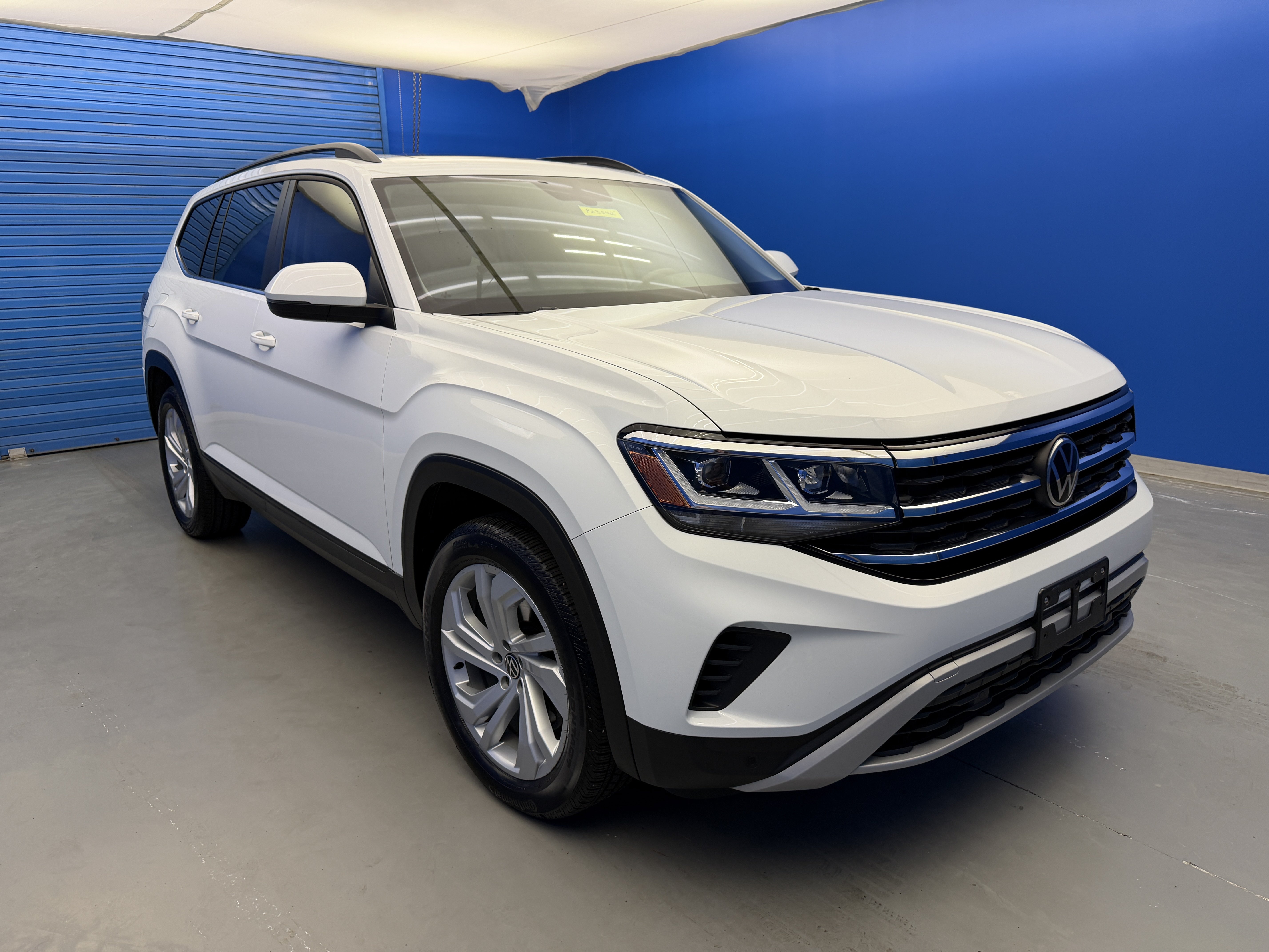 Certified 2023 Volkswagen Atlas SE w/ Panoramic Sunroof Package FWD image 2