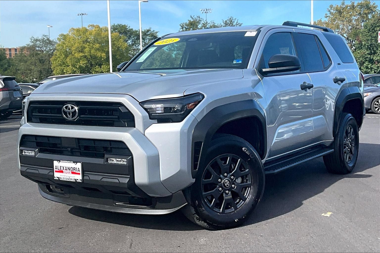 Used 2025 Toyota 4Runner SR5 AWD/4WD image 1