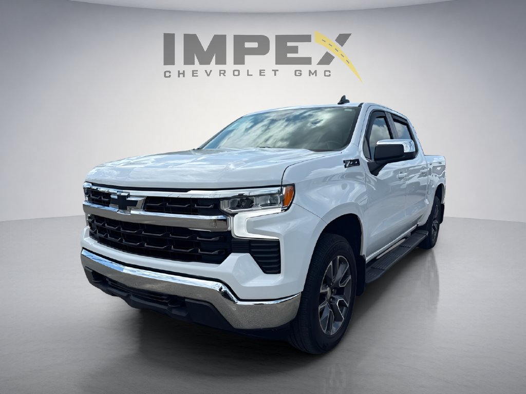 Used 2024 Chevrolet Silverado 1500 LT AWD/4WD image 3