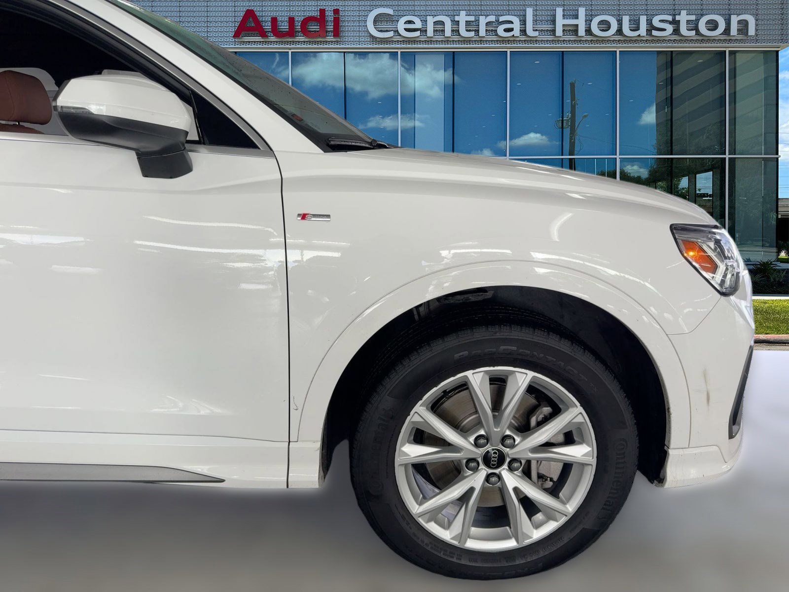 Used 2025 Audi Q3 2.0T Premium w/ Convenience Package image 12