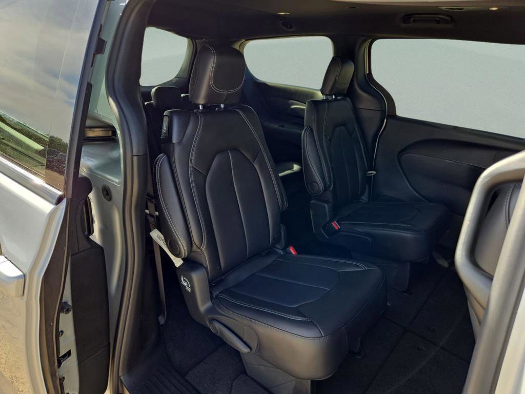 New 2026 Chrysler Pacifica Select w/ S Appearance Package FWD image 28