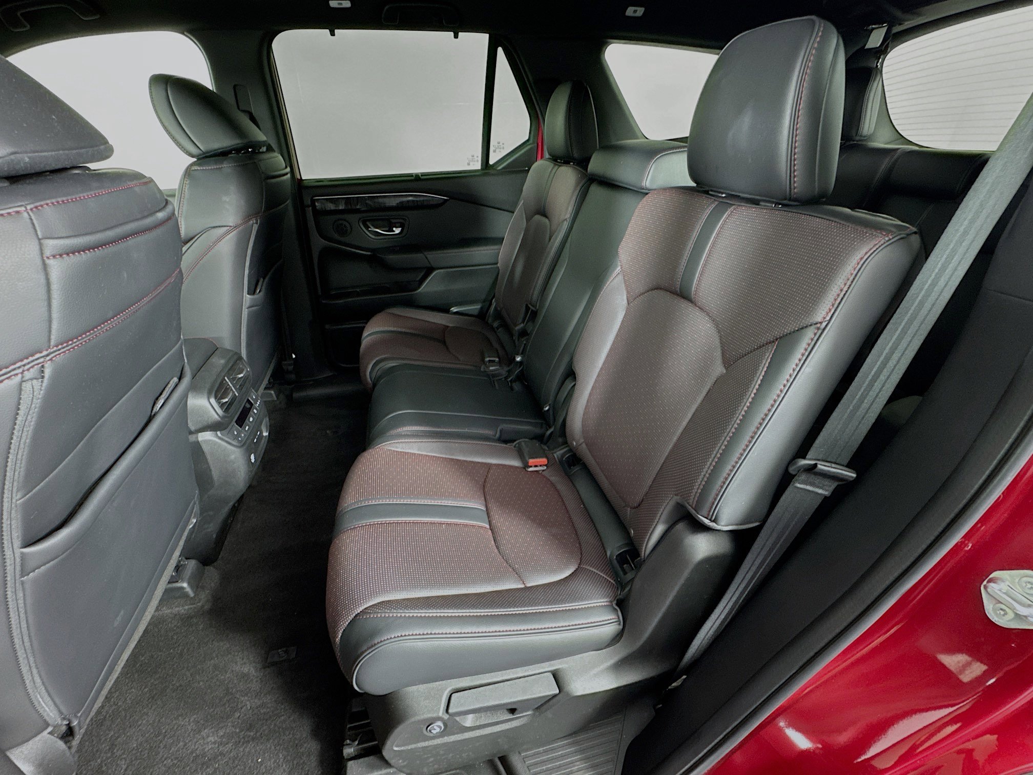 Certified 2025 Honda Pilot Black Edition image 26