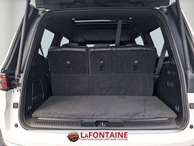 Used 2022 Jeep Wagoneer Series III w/ Premium Group I AWD/4WD image 29