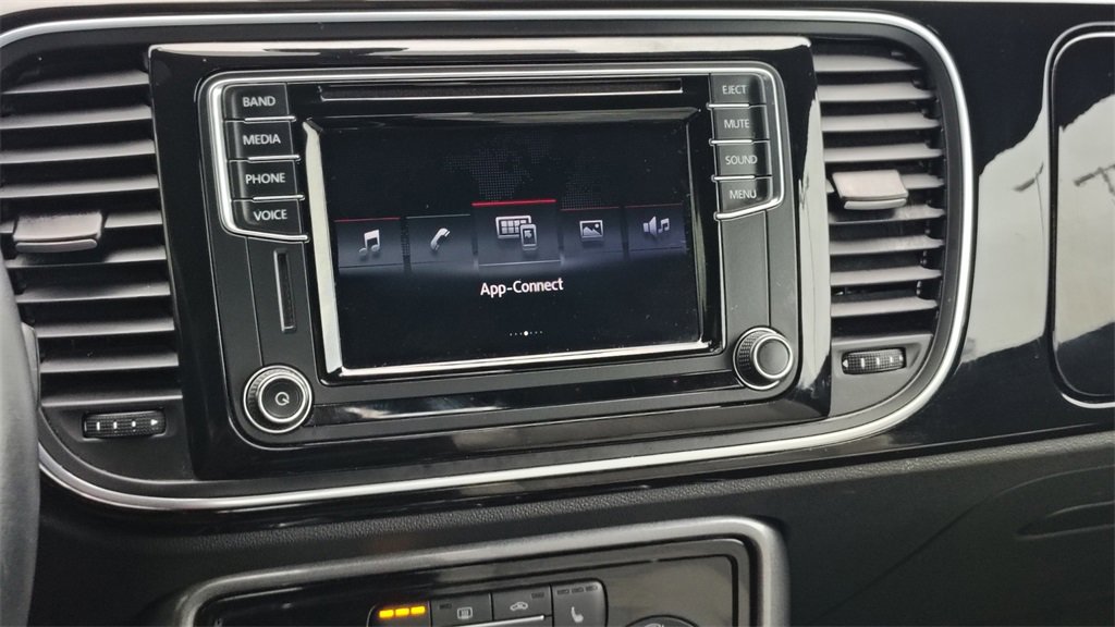 Used 2017 Volkswagen Beetle 1.8T SE image 15