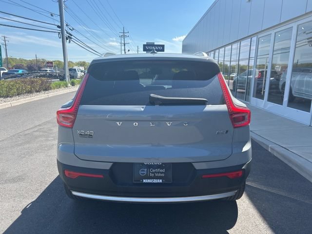 Certified 2025 Volvo XC40 B5 Plus AWD/4WD image 4