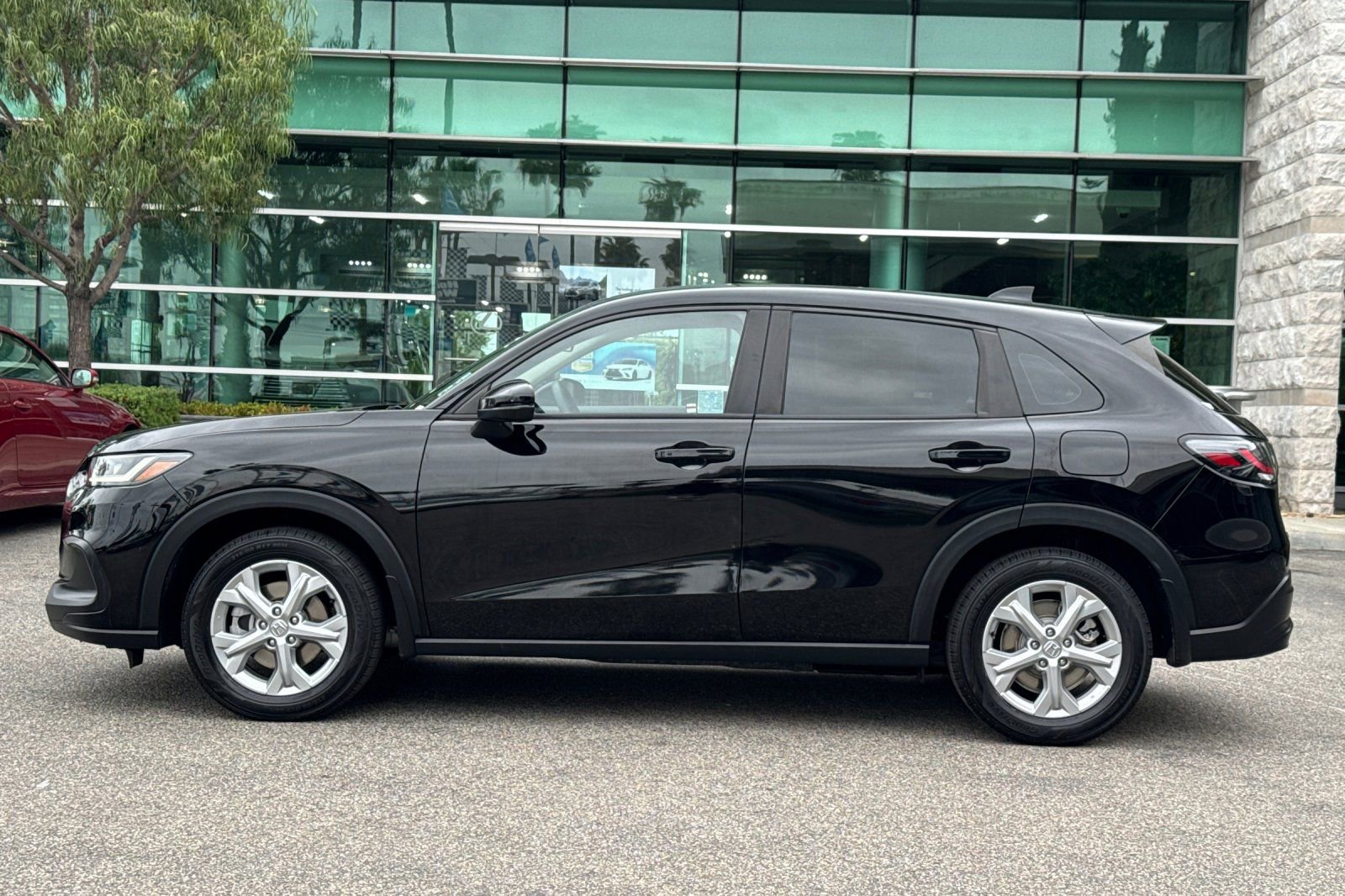 Certified 2023 Honda HR-V LX image 7