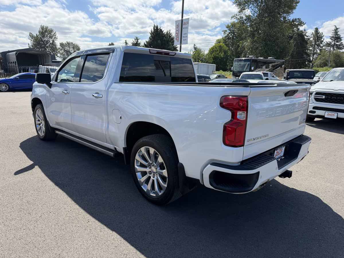 Used 2019 Chevrolet Silverado 1500 High Country w/ Technology Package AWD/4WD image 6