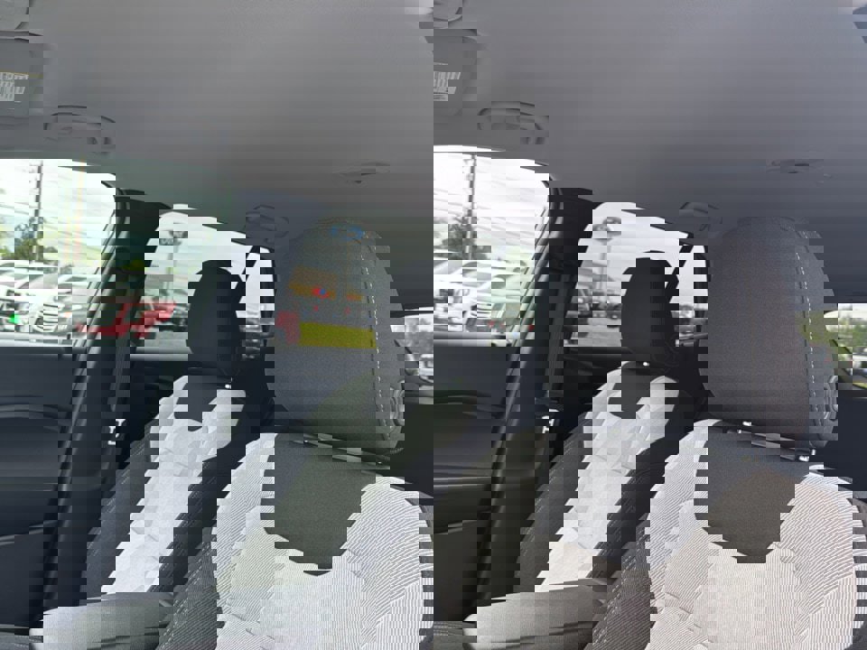 Used 2025 Chevrolet Trax LS w/ LS Convenience Package image 16