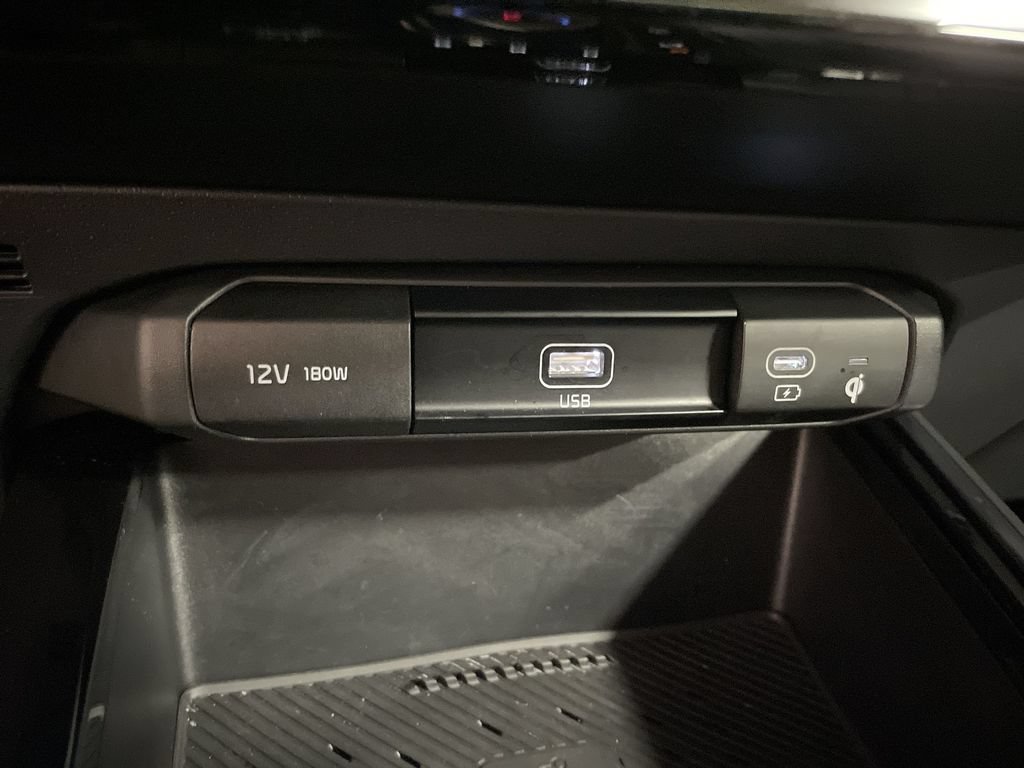 Used 2024 Kia Niro Wind FWD image 31