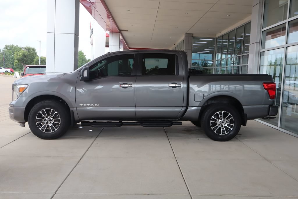 Used 2021 Nissan Titan SV w/ SV Convenience Package AWD/4WD image 4