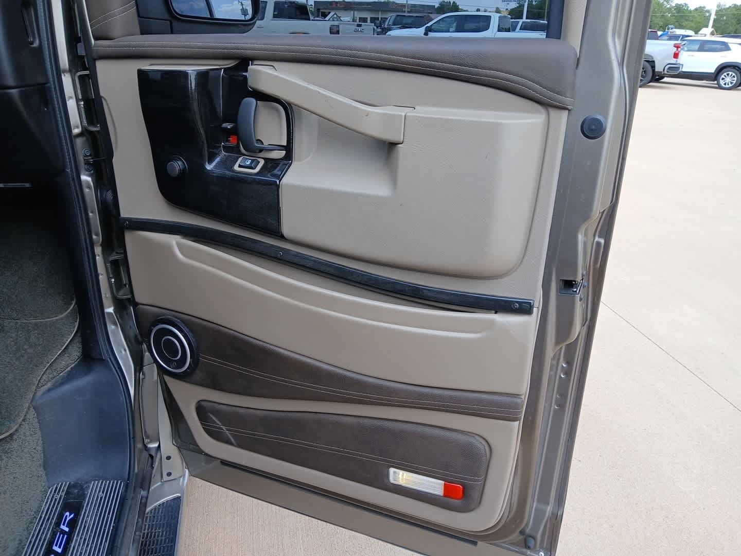 Used 2021 Chevrolet Express 2500 w/ Enhanced Convenience Package RWD image 46