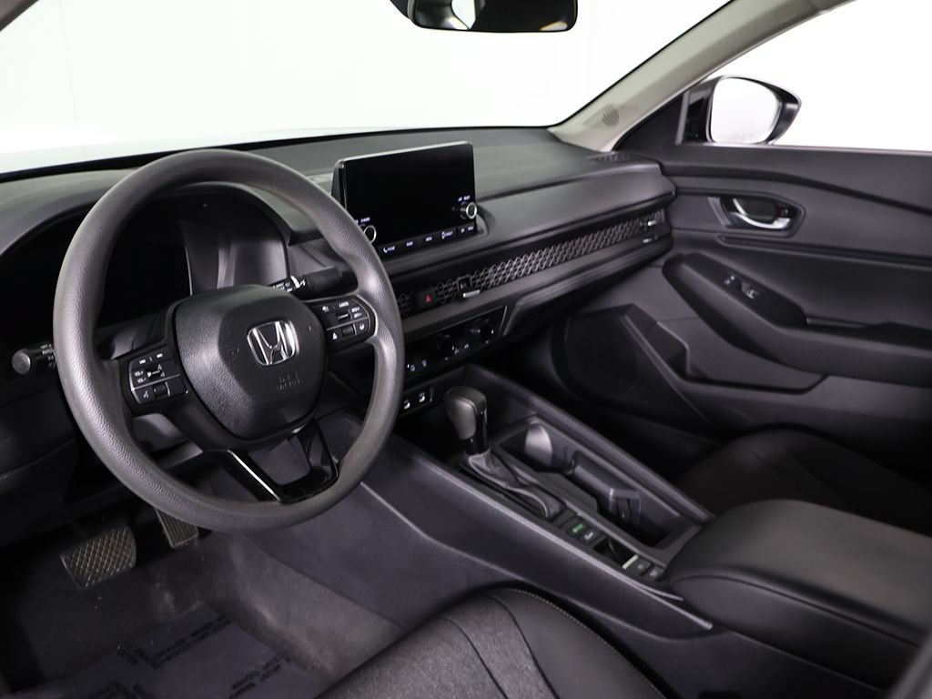 Used 2025 Honda Accord SE image 27