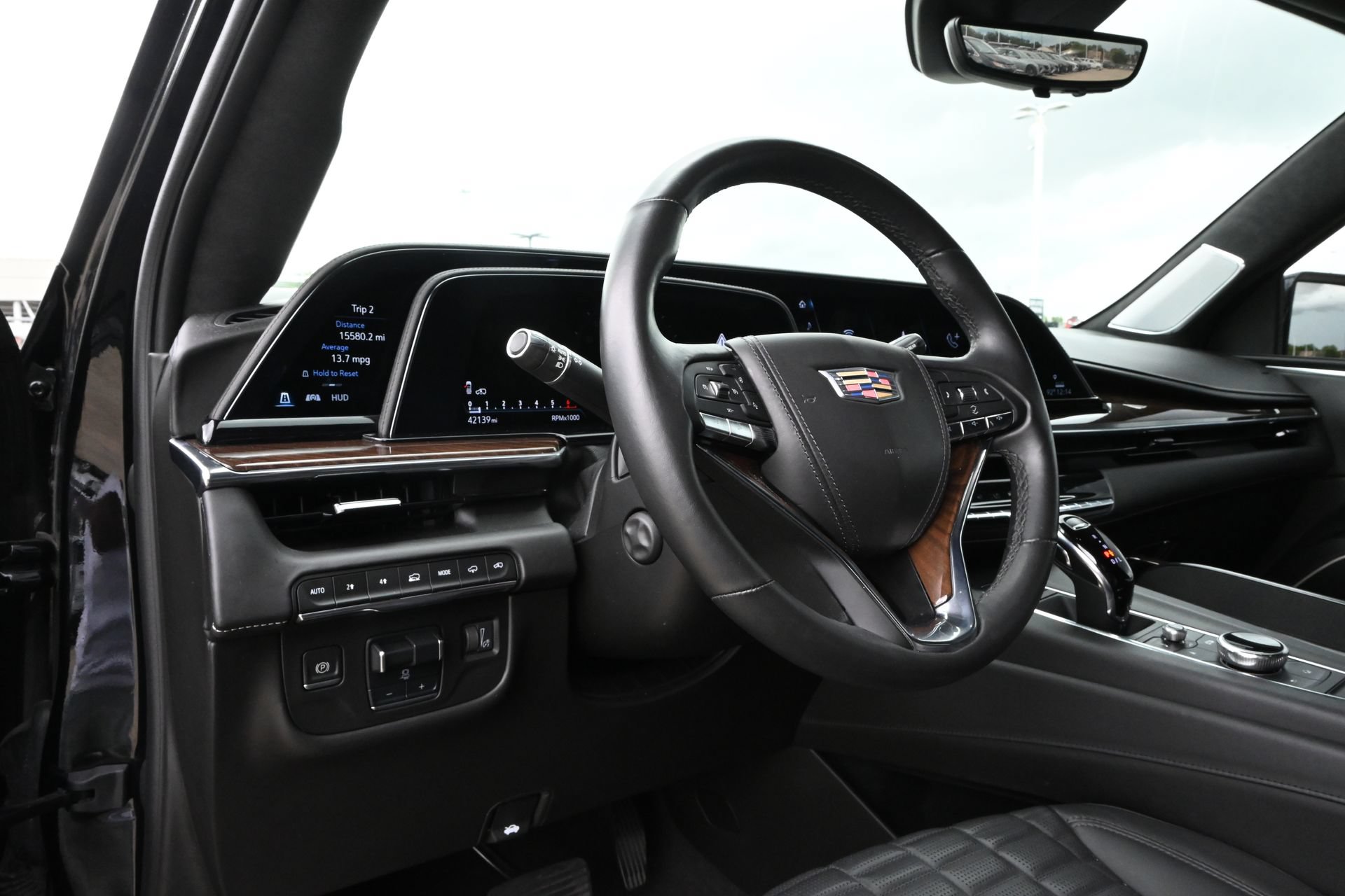 Certified 2023 Cadillac Escalade Premium Luxury Platinum AWD/4WD image 15