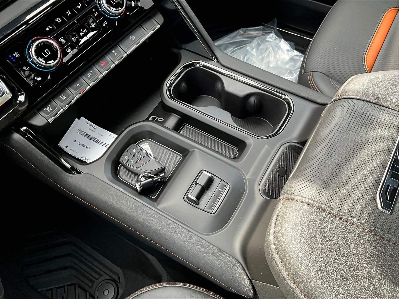 New 2026 GMC Sierra 2500 AT4 w/ AT4 Premium Plus Package AWD/4WD image 12