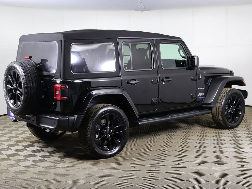 Used 2021 Jeep Wrangler Unlimited Sahara w/ Cold Weather Group AWD/4WD image 9