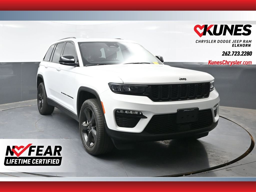 Used 2023 Jeep Grand Cherokee Limited w/ Black Appearance Package AWD/4WD image 1