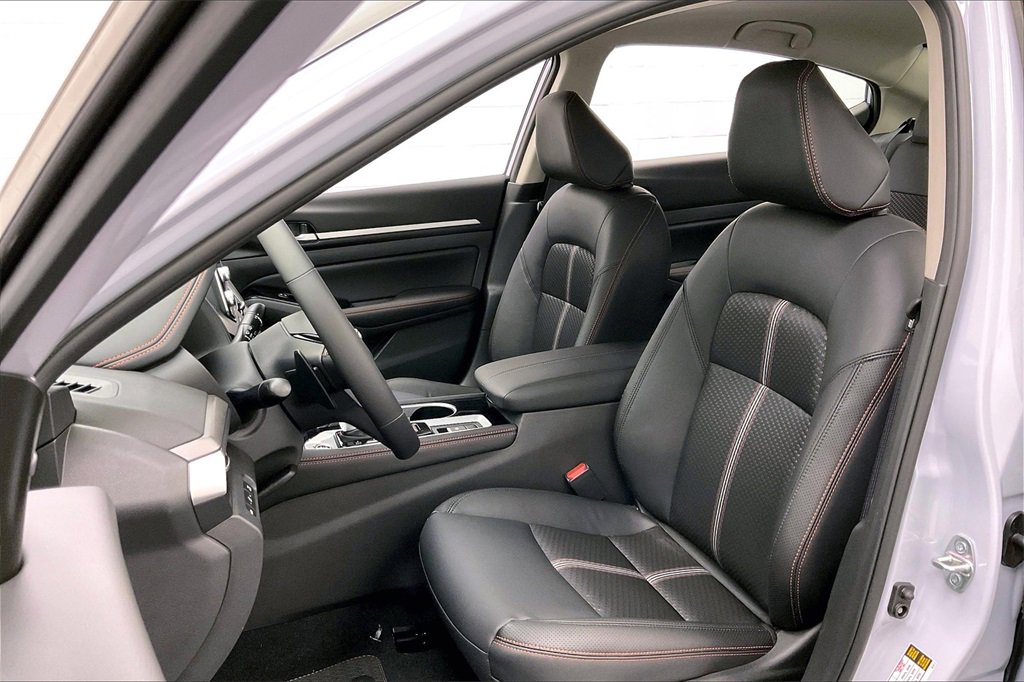 New 2025 Nissan Altima 2.5 SR image 9