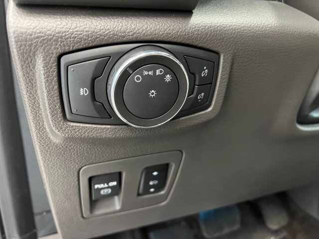 Used 2018 Ford Expedition Max XLT w/ Equipment Group 202A AWD/4WD image 29