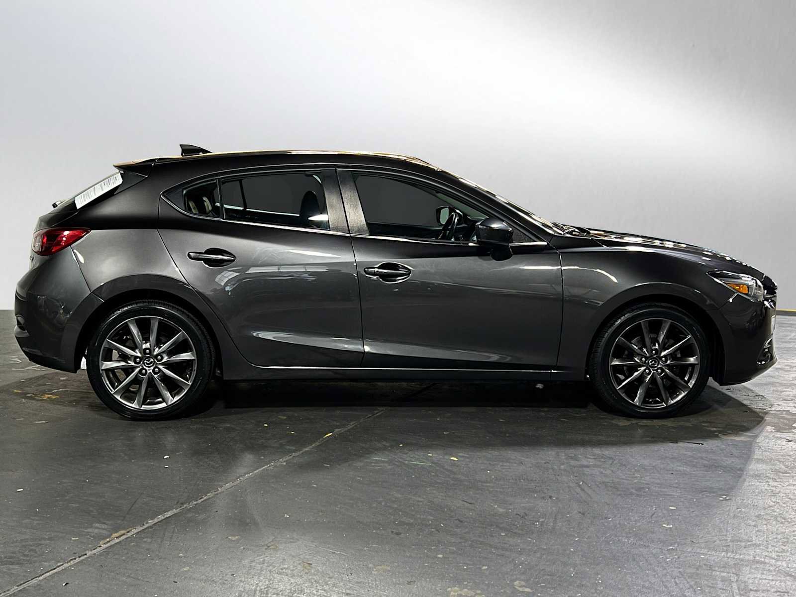 Used 2018 MAZDA MAZDA3 Grand Touring w/ Premium Equipment Package image 2