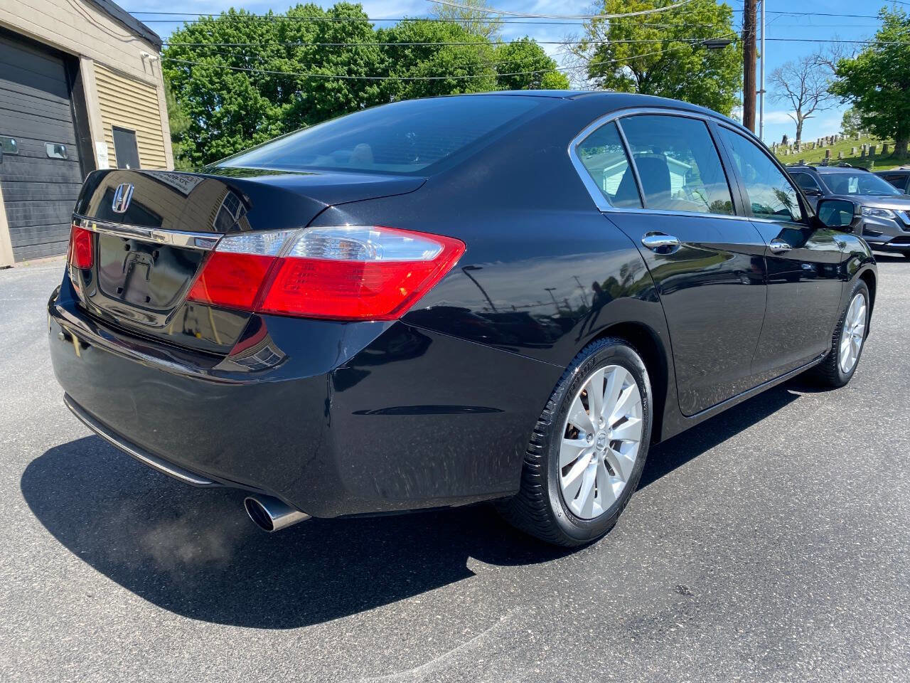 Used 2015 Honda Accord EX image 3