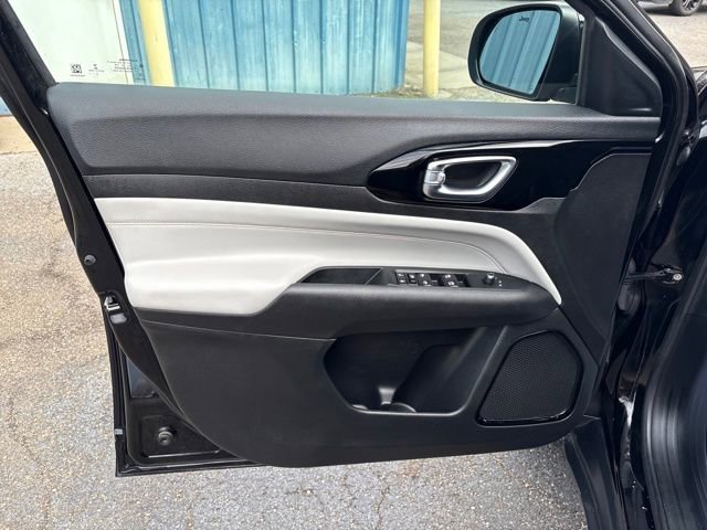 Used 2022 Jeep Compass Limited image 12