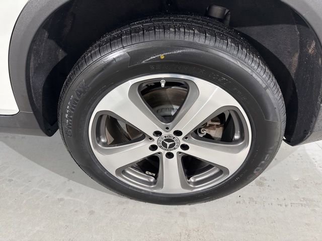 Used 2022 Mercedes-Benz GLC 300 w/ Premium Package Lite image 9