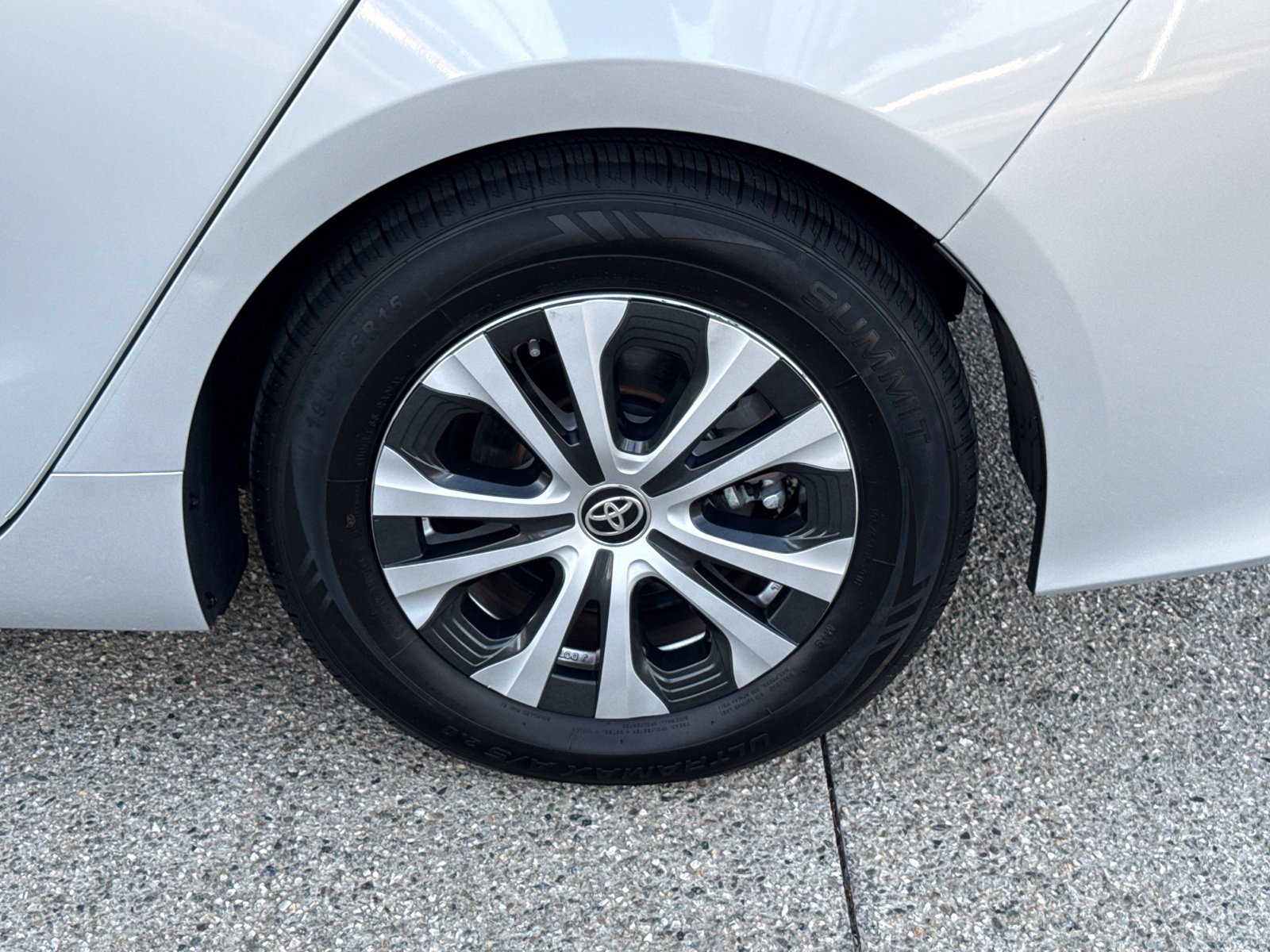 Used 2020 Toyota Prius Prime XLE FWD image 16