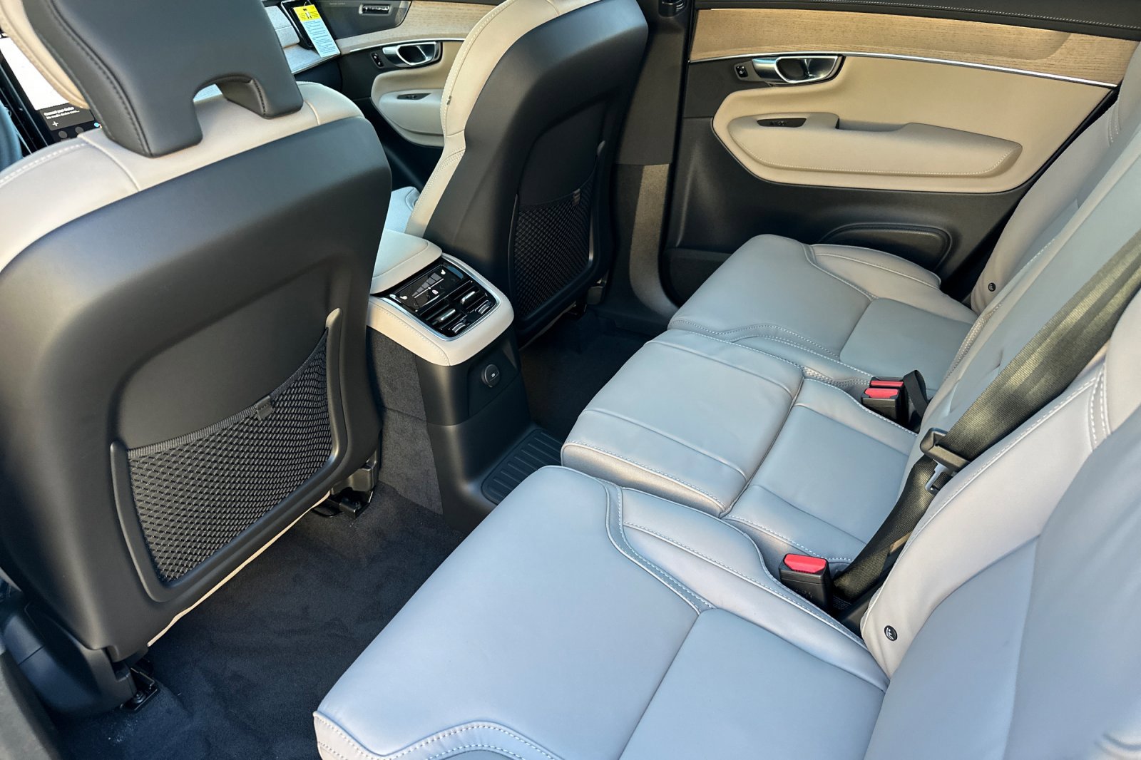 New 2026 Volvo XC90 T8 Ultra w/ Protection Package Premier image 10