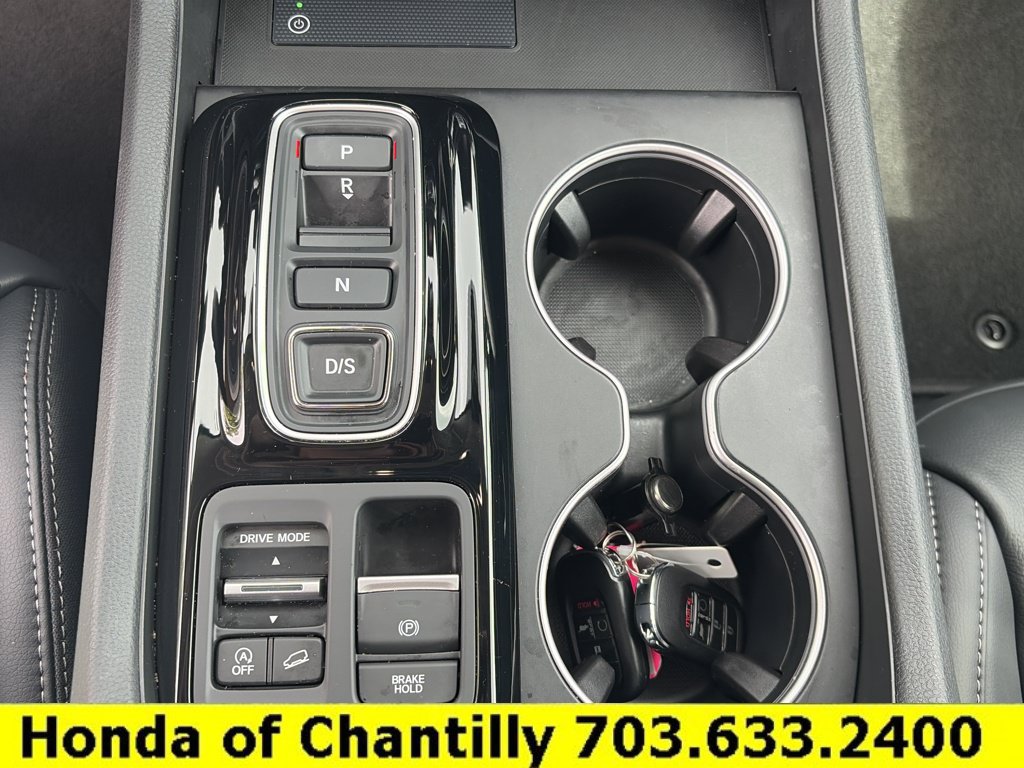 Used 2025 Honda Pilot Touring image 15